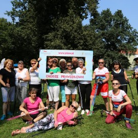 powiększ zdjęcie: Świetnie bawiliśmy się w sobotę w parku Miejskim podczas śniadania na trawie