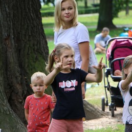 powiększ zdjęcie: Dołącz do naszych śniadań na trawie. Legniczanie je pokochali