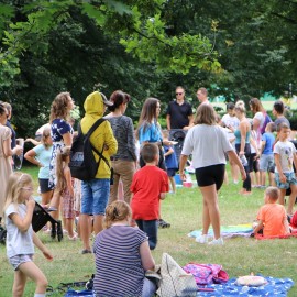 powiększ zdjęcie: Dołącz do naszych śniadań na trawie. Legniczanie je pokochali