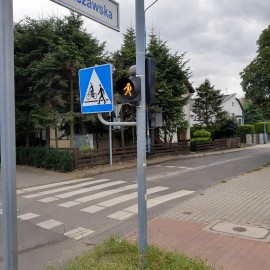 powiększ zdjęcie: Dbamy o bezpieczeństwo. Montowane są nowe sygnalizatory świetlne