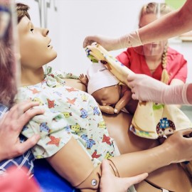 powiększ zdjęcie: Zdobądź najpiękniejszy zawód świata. Studiuj położnictwo w PWSZ