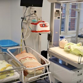 powiększ zdjęcie: Zdobądź najpiękniejszy zawód świata. Studiuj położnictwo w PWSZ