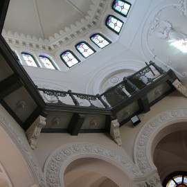 powiększ zdjęcie: Renowacja cmentarnej kaplicy ukazała, jak piękne są tam detale architektoniczne