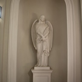 powiększ zdjęcie: Renowacja cmentarnej kaplicy ukazała, jak piękne są tam detale architektoniczne
