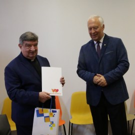powiększ zdjęcie: Otwarto centrum spotkań młodzieży. Będzie aktywne, kreatywne z pomysłami