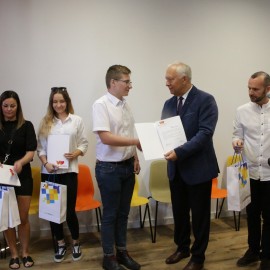 powiększ zdjęcie: Otwarto centrum spotkań młodzieży. Będzie aktywne, kreatywne z pomysłami