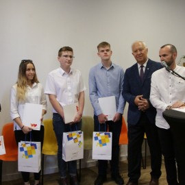 powiększ zdjęcie: Otwarto centrum spotkań młodzieży. Będzie aktywne, kreatywne z pomysłami