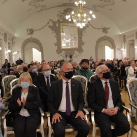 powiększ zdjęcie: Miasto podziękowało i nagrodziło wybitnych legniczan, instytucje, organizacje