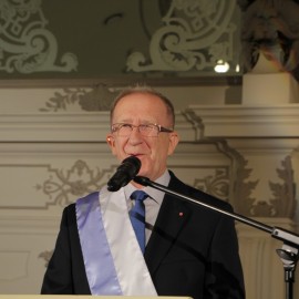 powiększ zdjęcie: Miasto podziękowało i nagrodziło wybitnych legniczan, instytucje, organizacje