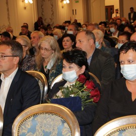 powiększ zdjęcie: Miasto podziękowało i nagrodziło wybitnych legniczan, instytucje, organizacje