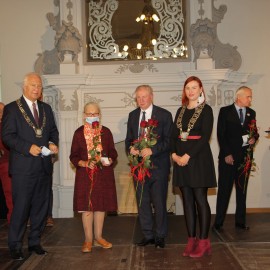 powiększ zdjęcie: Miasto podziękowało i nagrodziło wybitnych legniczan, instytucje, organizacje