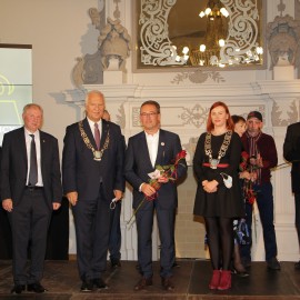 powiększ zdjęcie: Miasto podziękowało i nagrodziło wybitnych legniczan, instytucje, organizacje