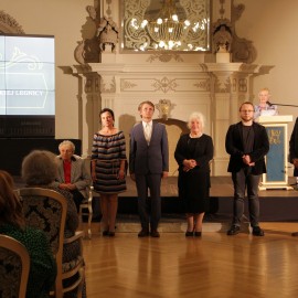 powiększ zdjęcie: Miasto podziękowało i nagrodziło wybitnych legniczan, instytucje, organizacje