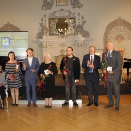 powiększ zdjęcie: Miasto podziękowało i nagrodziło wybitnych legniczan, instytucje, organizacje