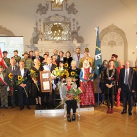 powiększ zdjęcie: Miasto podziękowało i nagrodziło wybitnych legniczan, instytucje, organizacje