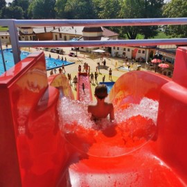 powiększ zdjęcie: Legniczanie i goście pożegnali nasz Park Wodny Aquafun. Mówią, że już tęsknią