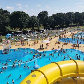 powiększ zdjęcie: Legniczanie i goście pożegnali nasz Park Wodny Aquafun. Mówią, że już tęsknią