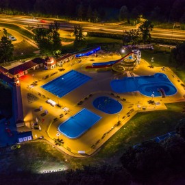 powiększ zdjęcie: Legniczanie i goście pożegnali nasz Park Wodny Aquafun. Mówią, że już tęsknią