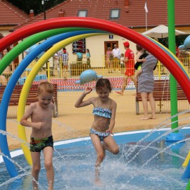 powiększ zdjęcie: Legniczanie i goście pożegnali nasz Park Wodny Aquafun. Mówią, że już tęsknią