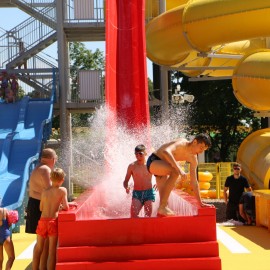 powiększ zdjęcie: Legniczanie i goście pożegnali nasz Park Wodny Aquafun. Mówią, że już tęsknią