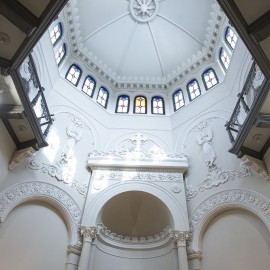 powiększ zdjęcie: Renowacja cmentarnej kaplicy ukazała piękno jej architektury
