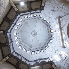 powiększ zdjęcie: Renowacja cmentarnej kaplicy ukazała piękno jej architektury