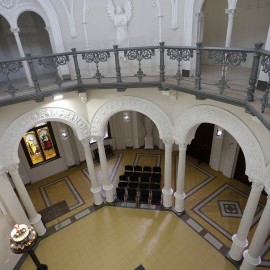 powiększ zdjęcie: Renowacja cmentarnej kaplicy ukazała piękno jej architektury