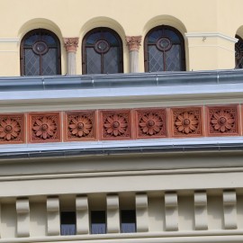 powiększ zdjęcie: Renowacja cmentarnej kaplicy ukazała piękno jej architektury