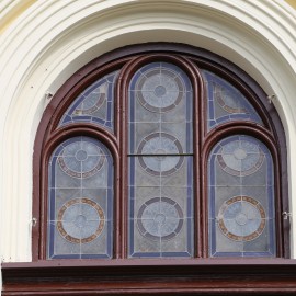 powiększ zdjęcie: Renowacja cmentarnej kaplicy ukazała piękno jej architektury