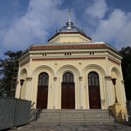 powiększ zdjęcie: Renowacja cmentarnej kaplicy ukazała piękno jej architektury