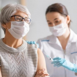 Szczepienia przeciwko grypie  dla legnickich seniorów także w mobilnych punktach