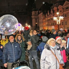 powiększ zdjęcie: W Mikołajki rozbłysły nasze bajkowe iluminacje i odmieniły miasto