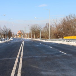 powiększ zdjęcie: Przebudowa mostu na ul. Leszczyńskiej zakończona. Już nim jeździmy