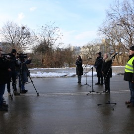 powiększ zdjęcie: Przebudowa mostu na ul. Leszczyńskiej zakończona. Już nim jeździmy