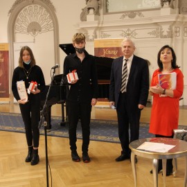 powiększ zdjęcie: Młody Paganini. W Akademii Rycerskiej młodzi wirtuozi zagrali utwory mistrza