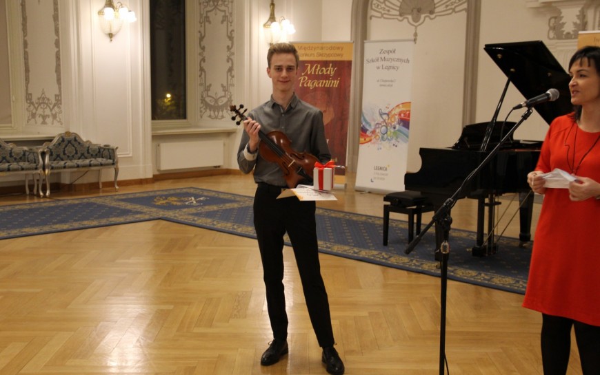 Młody Paganini. W Akademii Rycerskiej młodzi wirtuozi zagrali utwory mistrza