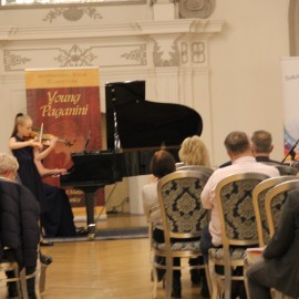 powiększ zdjęcie: Młody Paganini. W Akademii Rycerskiej młodzi wirtuozi zagrali utwory mistrza