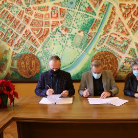 powiększ zdjęcie: Dentobusy zawitają do legnickich szkół. Akcja rozpocznie się wiosną