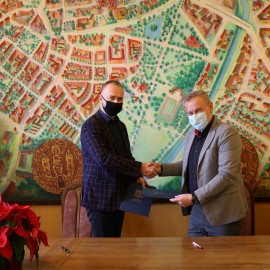 powiększ zdjęcie: Dentobusy zawitają do legnickich szkół. Akcja rozpocznie się wiosną