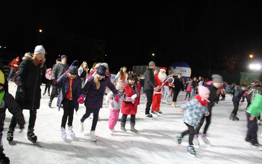 Gorąca czekolada, Mikołaj i zabawy. Wpadnij 17 grudnia na otwarcie lodowiska