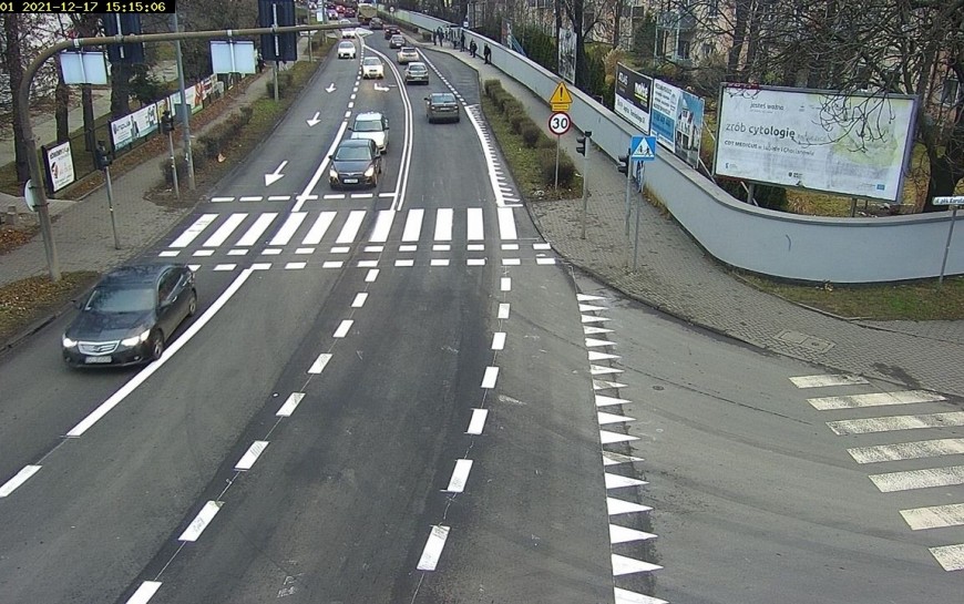 Przebudowa al. Rzeczypospolitej. Trwa malowanie pasów