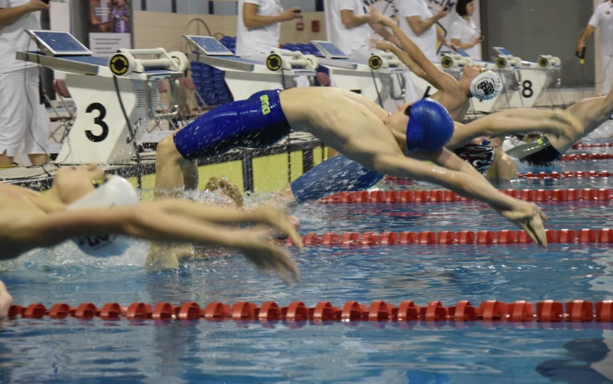 Legniccy pływacy biją kolejne rekordy i zdobywają medale. Brawo