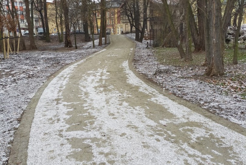 Zakończyła się przebudowa alejek w Ogrodzie Angielskim