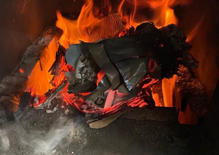 Strażnicy miejscy kontrolują, czym palimy w piecach