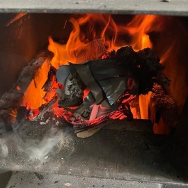 powiększ zdjęcie: Strażnicy miejscy kontrolują, czym palimy w piecach