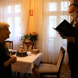 powiększ zdjęcie: Jadwiga Sklepkiewicz skończyła 100 lat. Życzymy kolejnych lat w zdrowiu i szczęściu