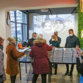 powiększ zdjęcie: Kalendarz Miejski trafił do legniczan. Jego siłą są żywioły