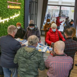 powiększ zdjęcie: Kalendarz Miejski trafił do legniczan. Jego siłą są żywioły