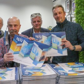 powiększ zdjęcie: Kalendarz Miejski trafił do legniczan. Jego siłą są żywioły