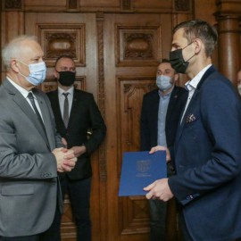 Prezydent wyróżnił Wojciecha Łobodzińskiego tytułem Trenera Roku